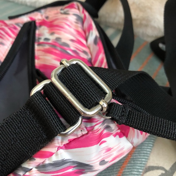 Kavu Pink Crossbody Bag - Picture 7 of 8